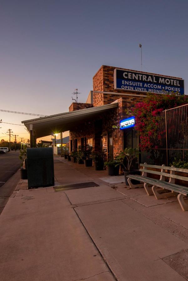 Longreach Most Central Motel Exterior photo
